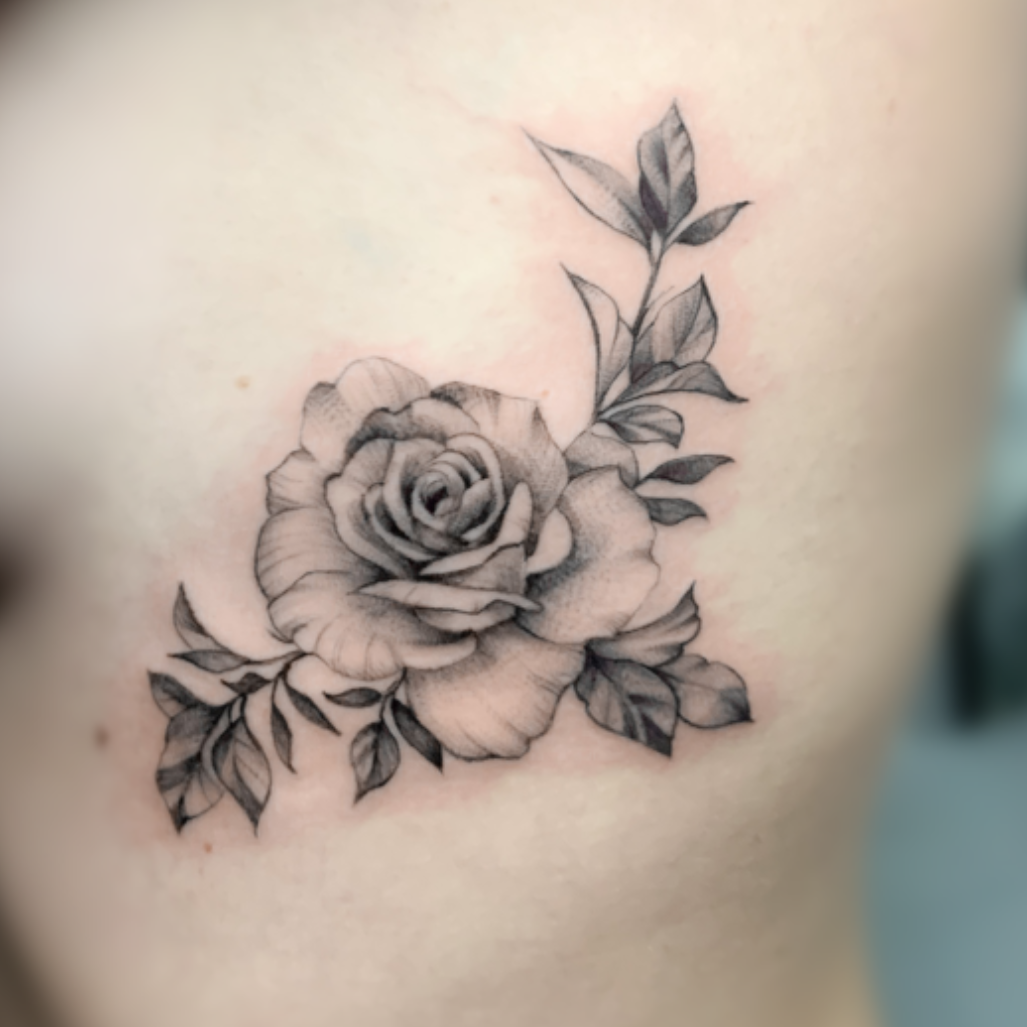tatuaje linea fina zaragoza